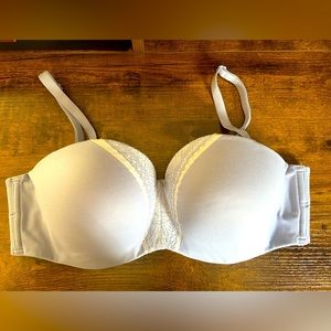 Victoria’s Secret Body by Victoria Strapless Bra Lightly Lined Size 36D